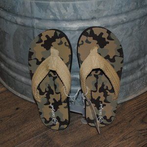 Cat & Jack Camo Hank Flip Flops NIB